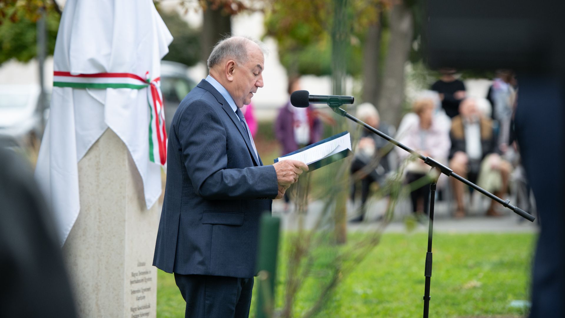 Kitüntették Molnár Zoltánt, a MET elnökét, a Testnevelő Tanárok Ünnepén
