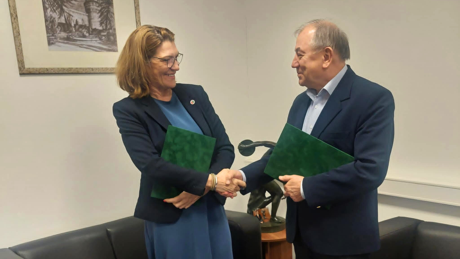 Együttműködési megállapodást írt alá a MET és a Síoktatók Magyarországi Szövetsége