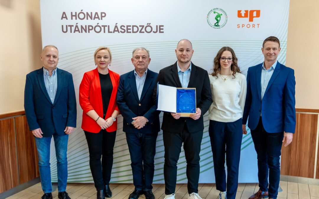 Kőnig Gábor röplabdatréner A hónap utánpótlásedzője januári díjazottja