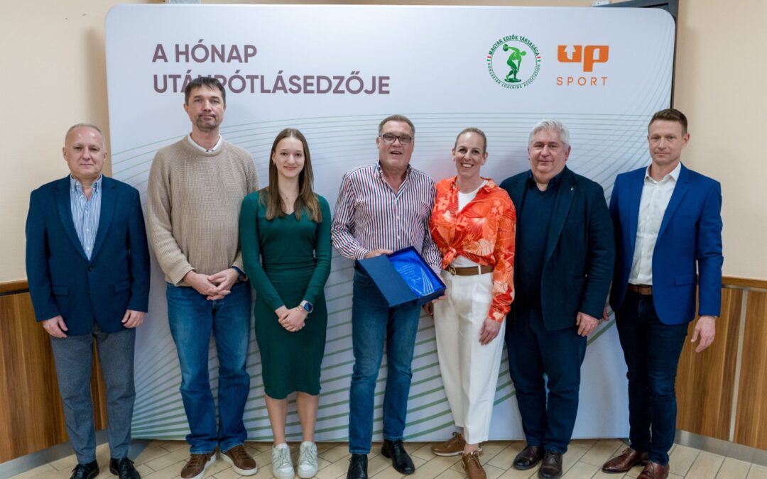 Riba Ferenc vívótréner A hónap utánpótlásedzője februári díjazottja