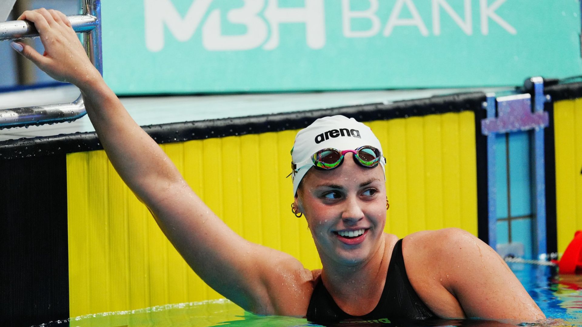 &Uacute;jra az arany&uacute;ton Jackl Vivien &eacute;s Sirk&oacute;n&eacute; Kocsis M&aacute;rta