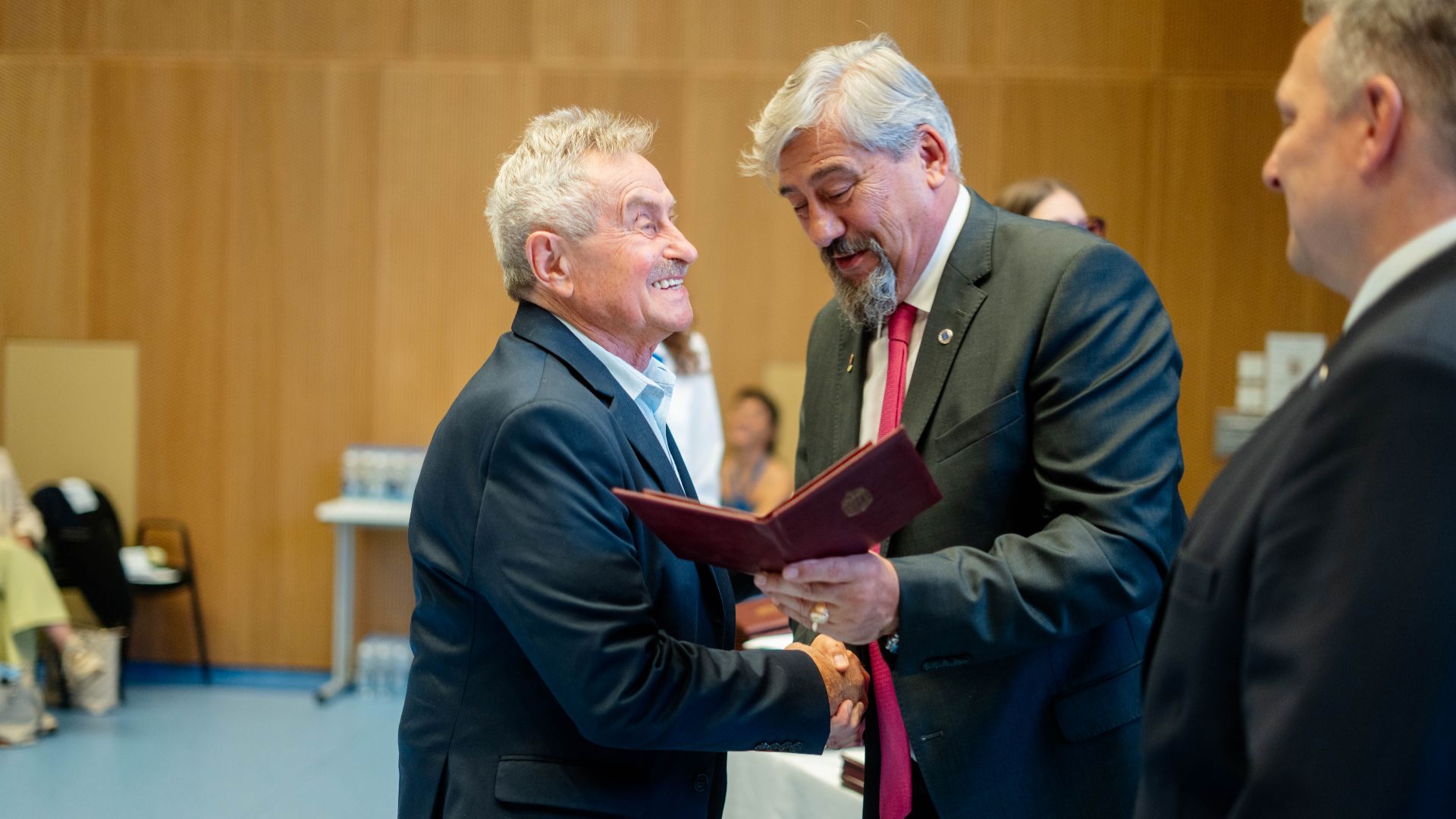Jubileumi díszoklevelet kapott Köpf Károly főtitkár